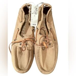 NWT Men’s Old Navy Light Brown Boat Shoes in Size 8